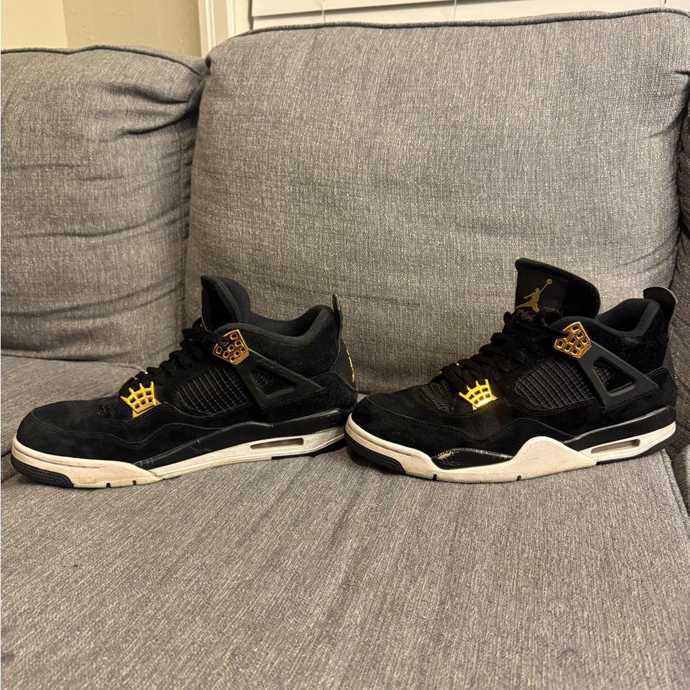 Jordan 4 royalty men’s 11.5 with shoe cleaner kit - Picture 3 of 12